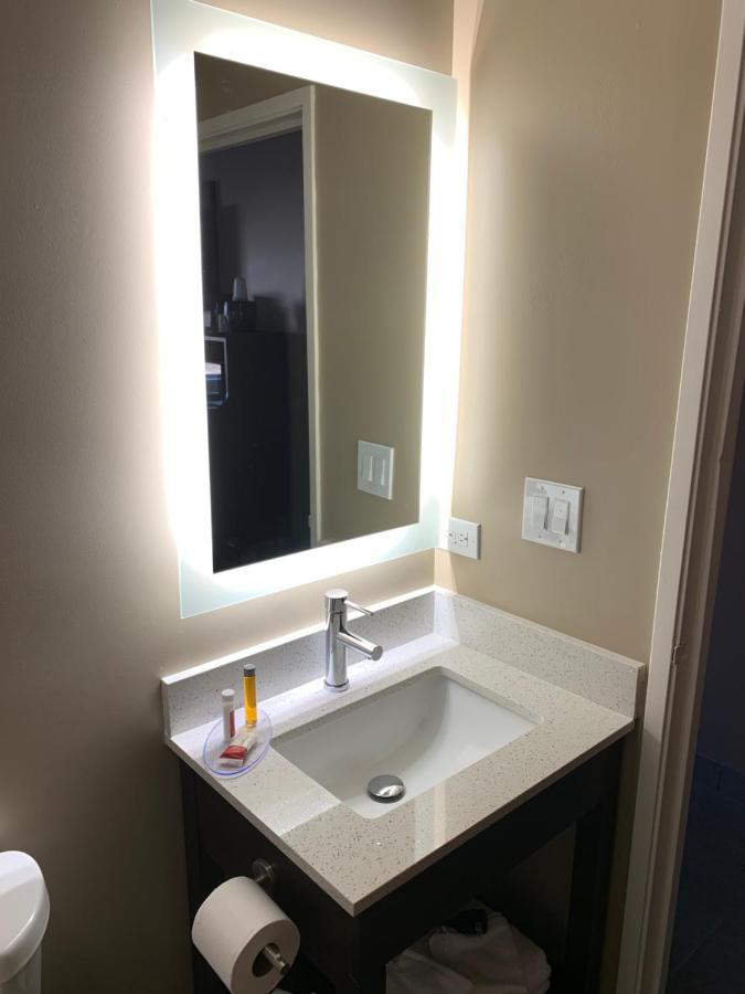 Super 8 By Wyndham Joliet Hotel Luaran gambar