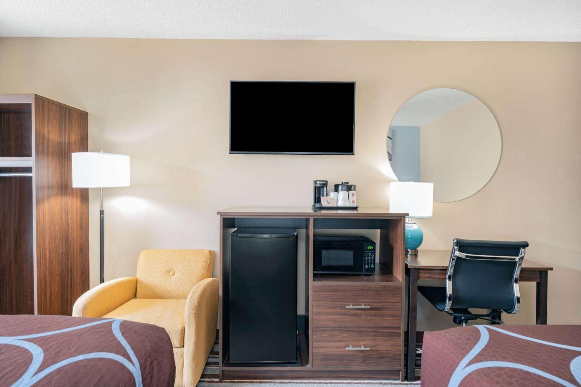 Super 8 By Wyndham Joliet Hotel Luaran gambar