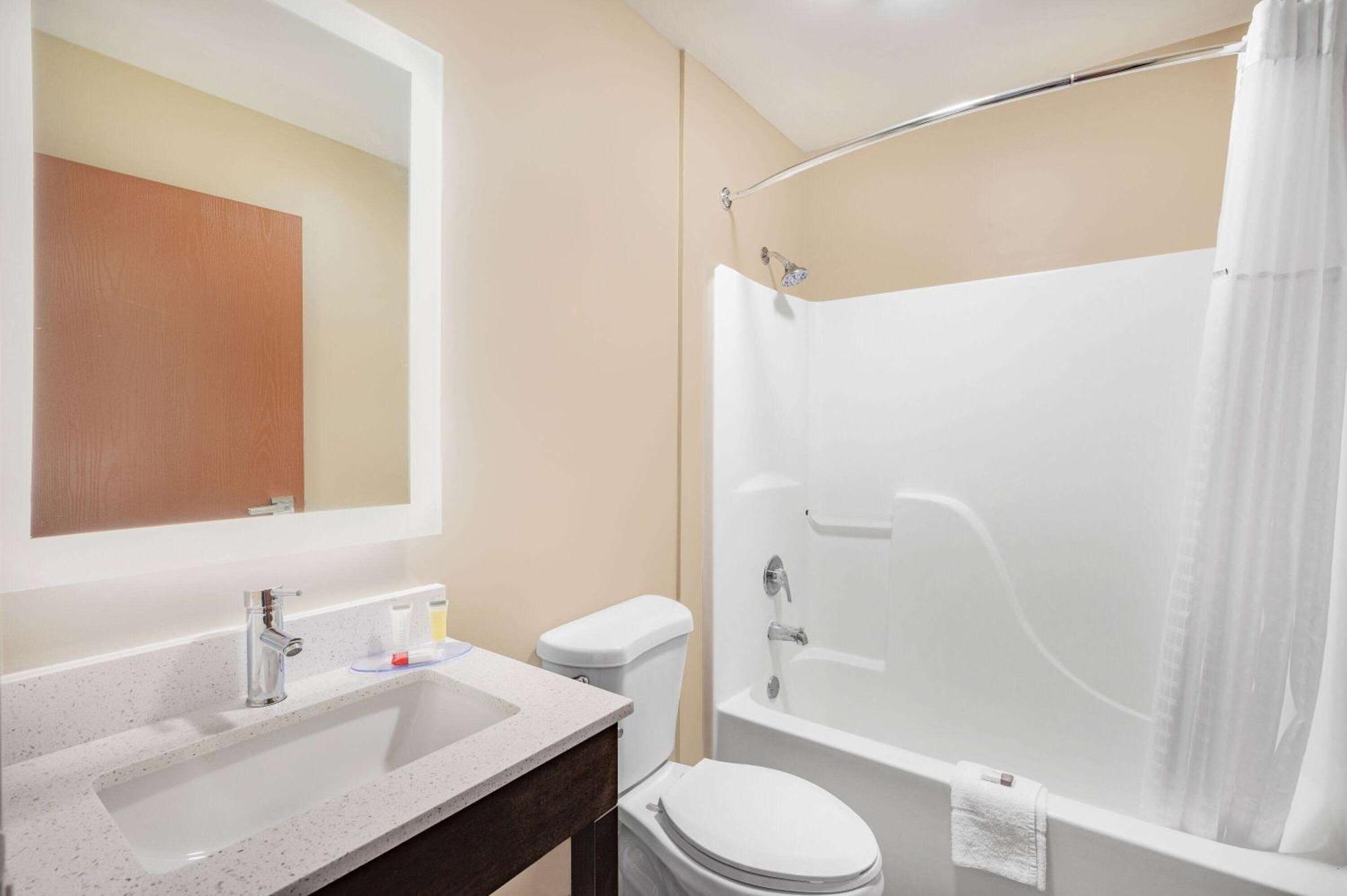 Super 8 By Wyndham Joliet Hotel Luaran gambar